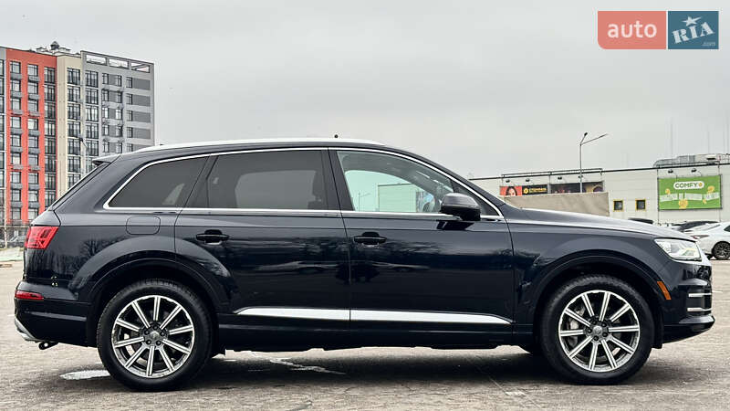 Позашляховик / Кросовер Audi Q7 2017 в Києві