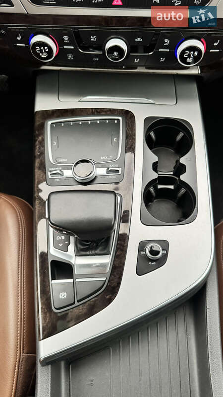 Позашляховик / Кросовер Audi Q7 2017 в Києві