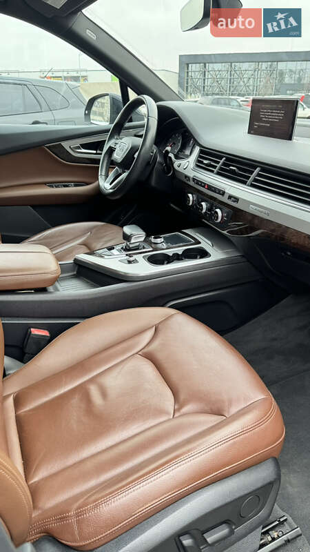 Позашляховик / Кросовер Audi Q7 2017 в Києві