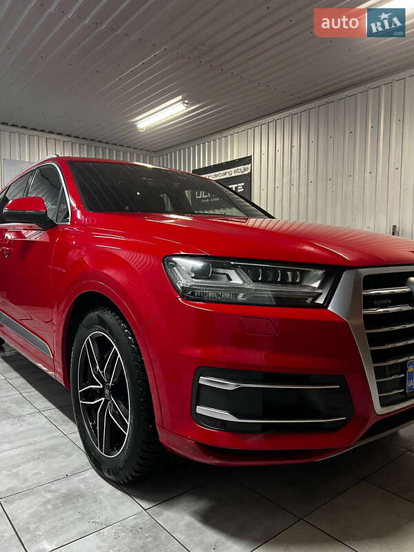 Позашляховик / Кросовер Audi Q7 2015 в Костопілі