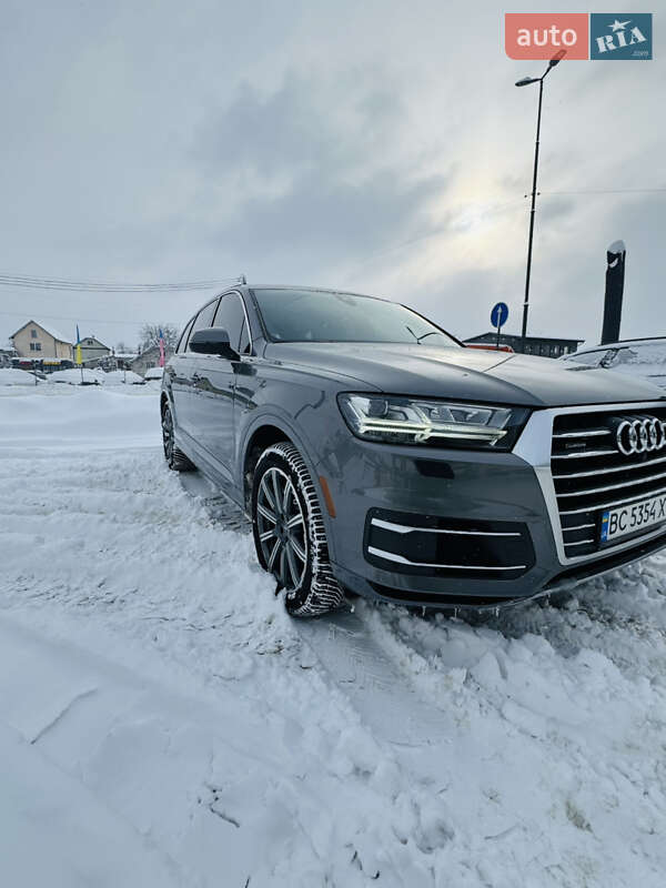 Позашляховик / Кросовер Audi Q7 2017 в Стрию