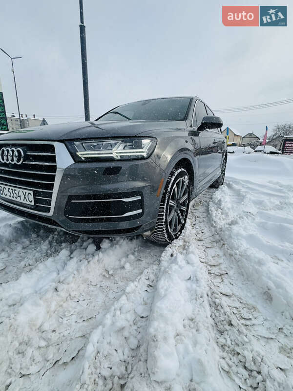 Позашляховик / Кросовер Audi Q7 2017 в Стрию