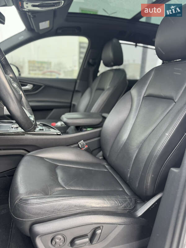 Позашляховик / Кросовер Audi Q7 2017 в Стрию