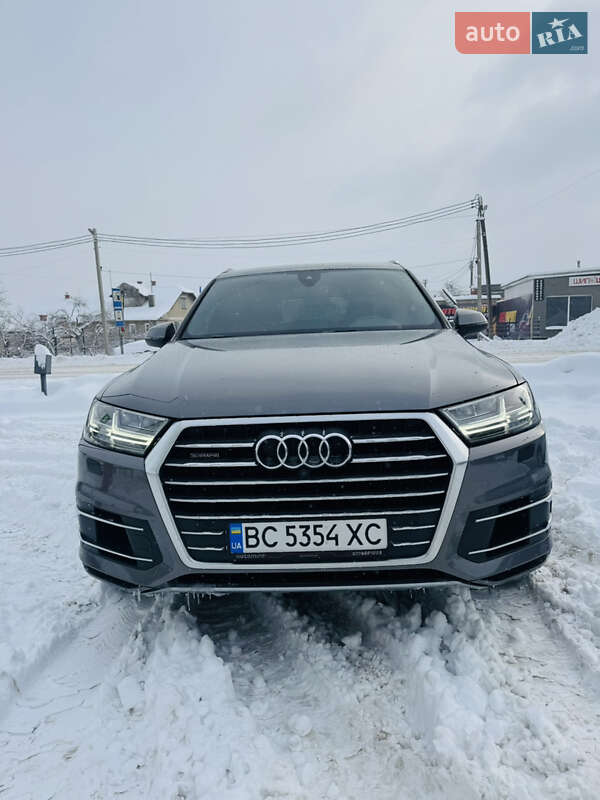 Позашляховик / Кросовер Audi Q7 2017 в Стрию