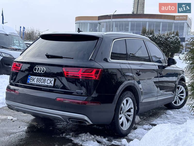 Внедорожник / Кроссовер Audi Q7 2016 в Ровно