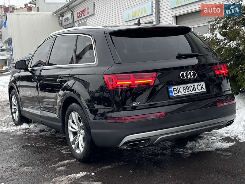 Внедорожник / Кроссовер Audi Q7 2016 в Ровно