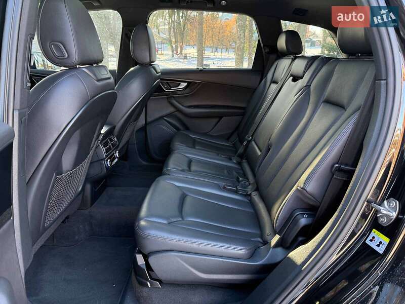 Внедорожник / Кроссовер Audi Q7 2016 в Киеве