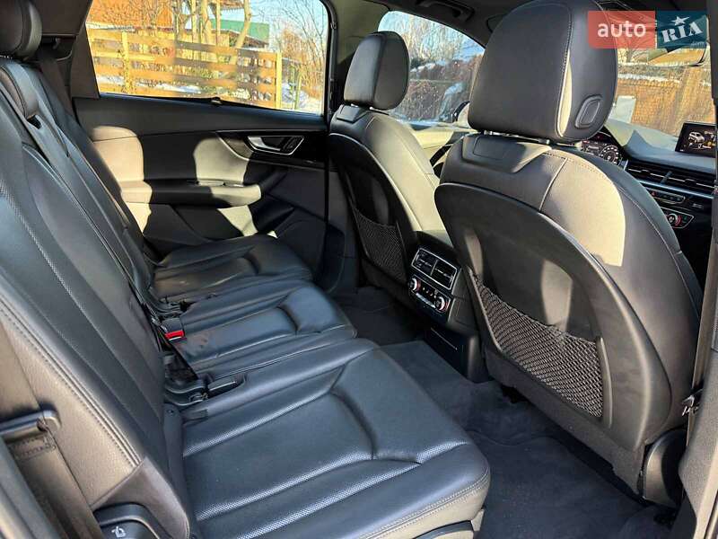 Внедорожник / Кроссовер Audi Q7 2016 в Киеве