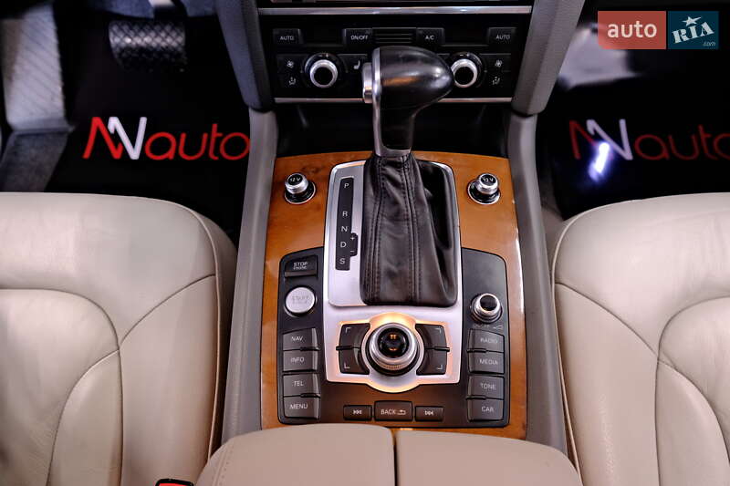 Позашляховик / Кросовер Audi Q7 2015 в Одесі