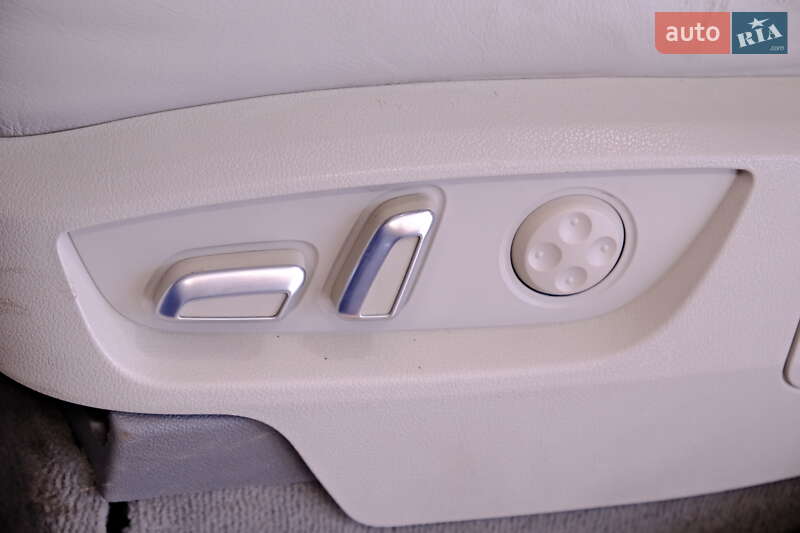 Позашляховик / Кросовер Audi Q7 2015 в Одесі