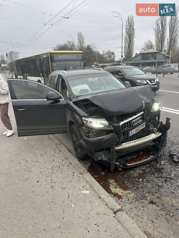 Внедорожник / Кроссовер Audi Q7 2013 в Киеве
