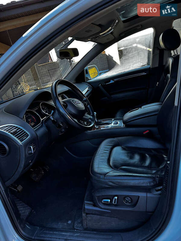 Внедорожник / Кроссовер Audi Q7 2015 в Сарнах