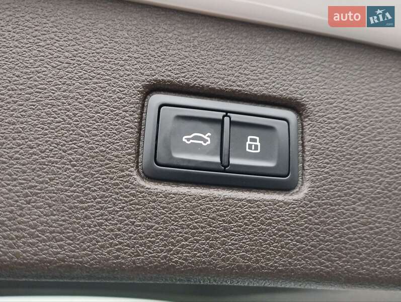 Внедорожник / Кроссовер Audi Q7 2016 в Тернополе