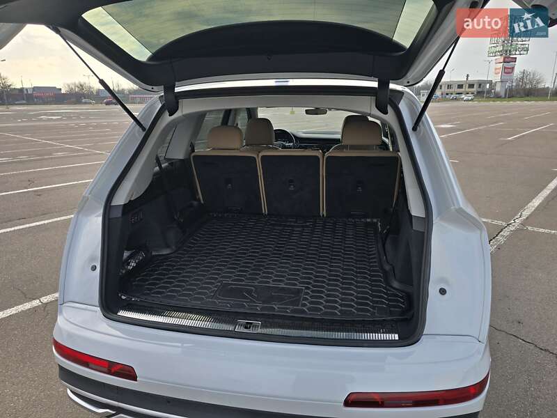 Позашляховик / Кросовер Audi Q7 2020 в Одесі