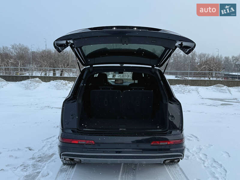 Внедорожник / Кроссовер Audi Q7 2018 в Киеве