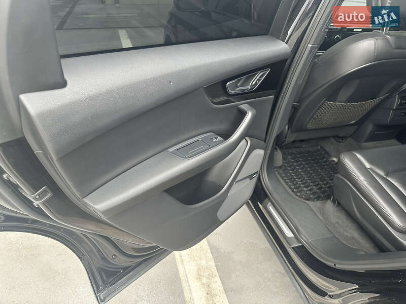 Внедорожник / Кроссовер Audi Q7 2016 в Киеве