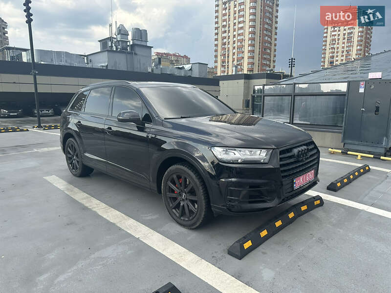 Внедорожник / Кроссовер Audi Q7 2016 в Киеве