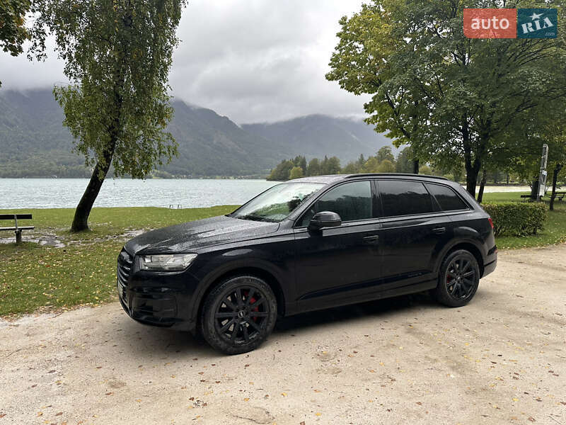 Внедорожник / Кроссовер Audi Q7 2016 в Киеве