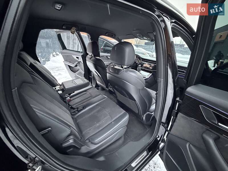 Внедорожник / Кроссовер Audi Q7 2021 в Киеве