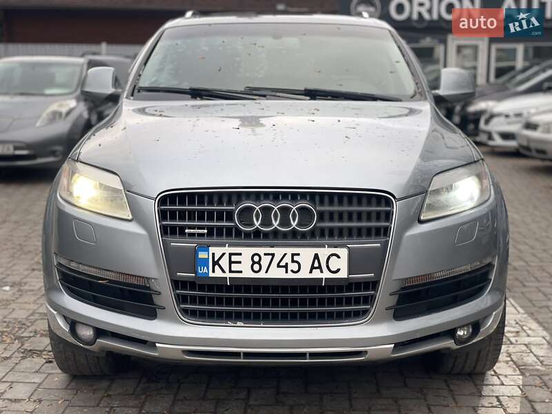 Внедорожник / Кроссовер Audi Q7 2006 в Днепре