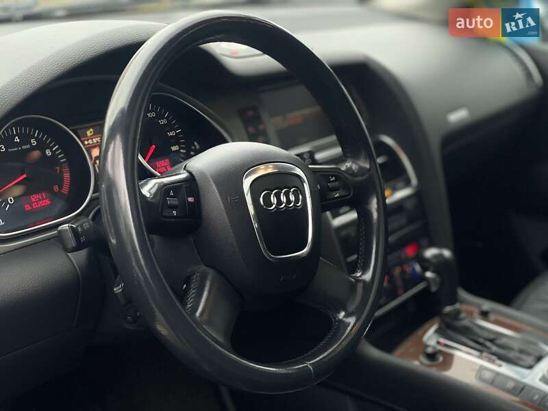 Внедорожник / Кроссовер Audi Q7 2006 в Днепре