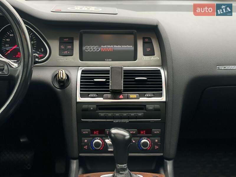 Внедорожник / Кроссовер Audi Q7 2006 в Днепре