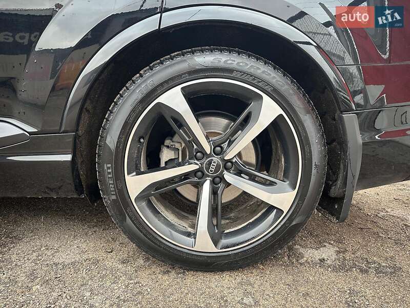 Внедорожник / Кроссовер Audi Q7 2017 в Запорожье