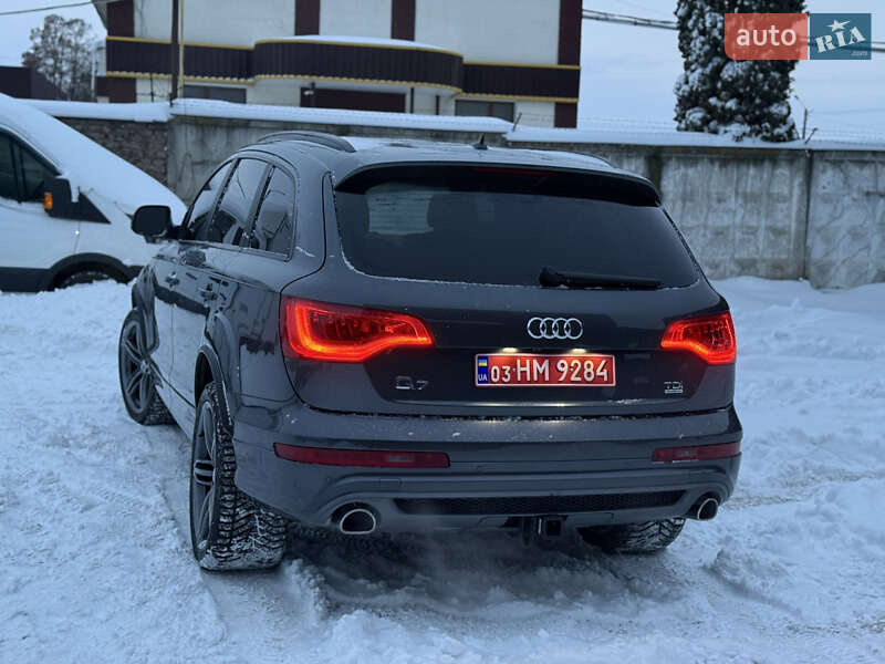 Внедорожник / Кроссовер Audi Q7 2013 в Дубно