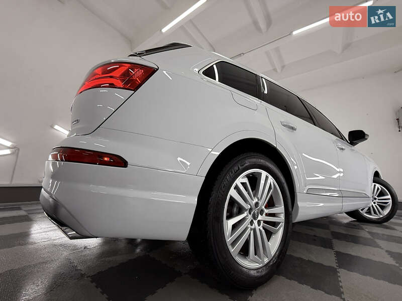 Внедорожник / Кроссовер Audi Q7 2018 в Трускавце