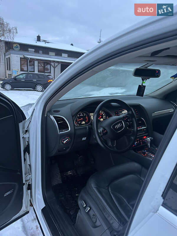 Внедорожник / Кроссовер Audi Q7 2014 в Крюковщине