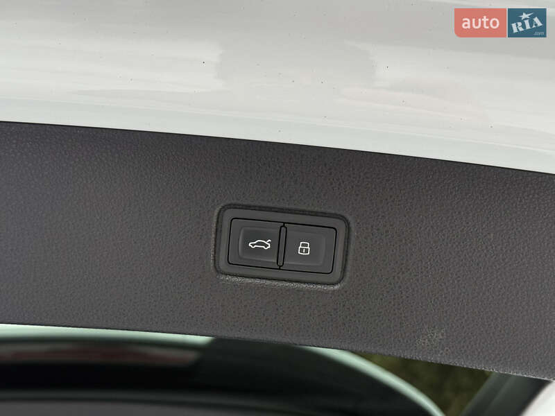 Внедорожник / Кроссовер Audi Q7 2020 в Киеве