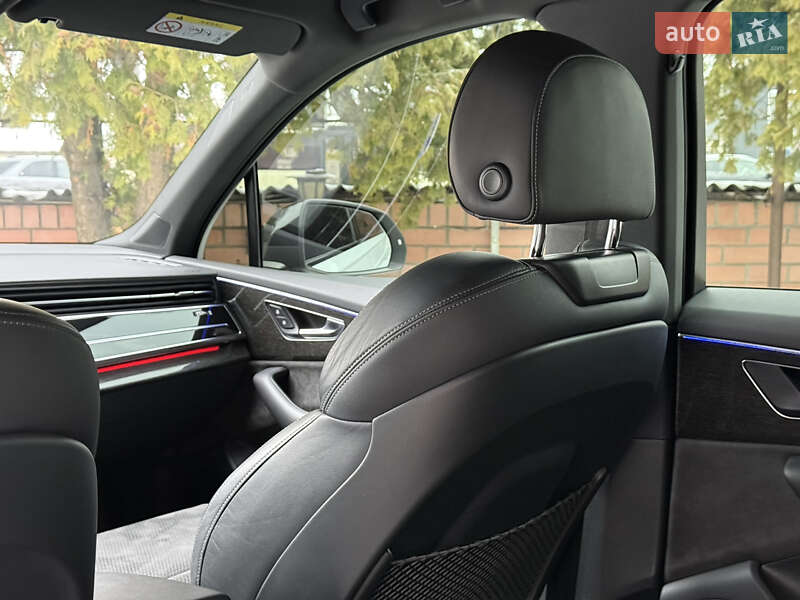 Внедорожник / Кроссовер Audi Q7 2020 в Киеве