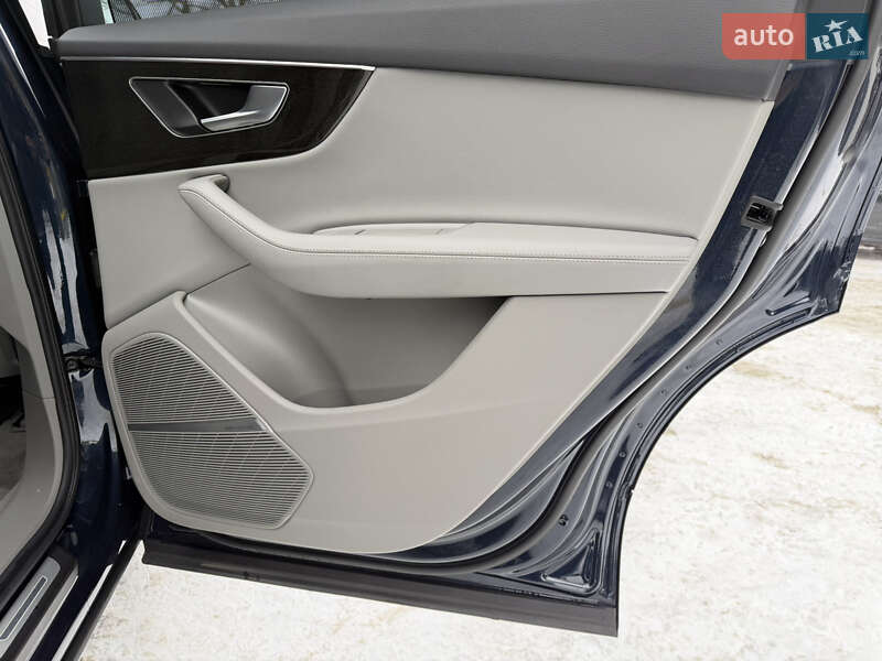 Внедорожник / Кроссовер Audi Q7 2023 в Дрогобыче