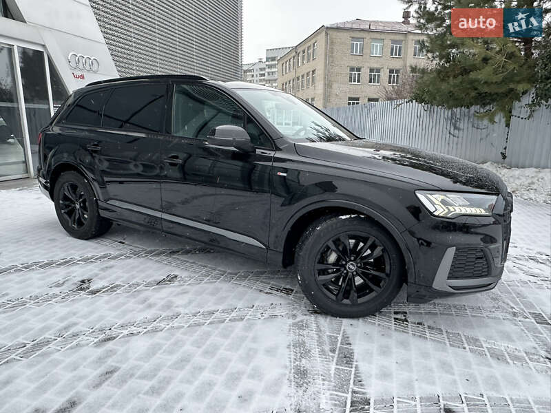 Внедорожник / Кроссовер Audi Q7 2023 в Харькове