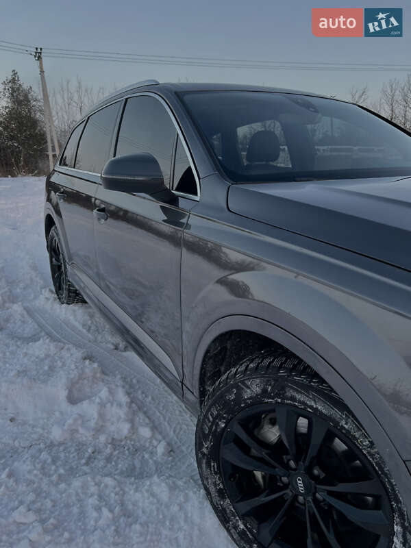 Внедорожник / Кроссовер Audi Q7 2018 в Киеве фото 3 Внедорожник / Кроссовер Audi Q7 2018 в Киеве