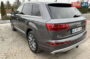 Позашляховик / Кросовер Audi Q7 2018 в Дніпрі