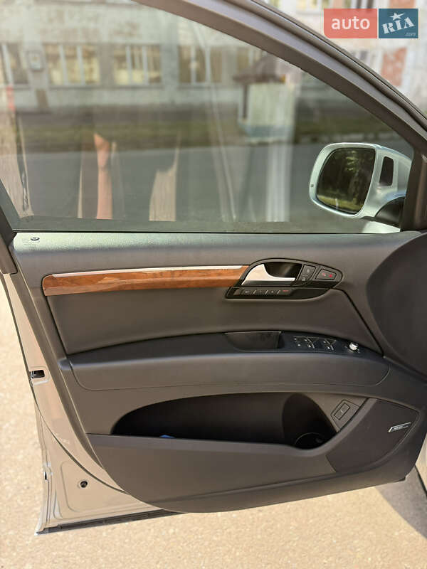 Внедорожник / Кроссовер Audi Q7 2014 в Львове