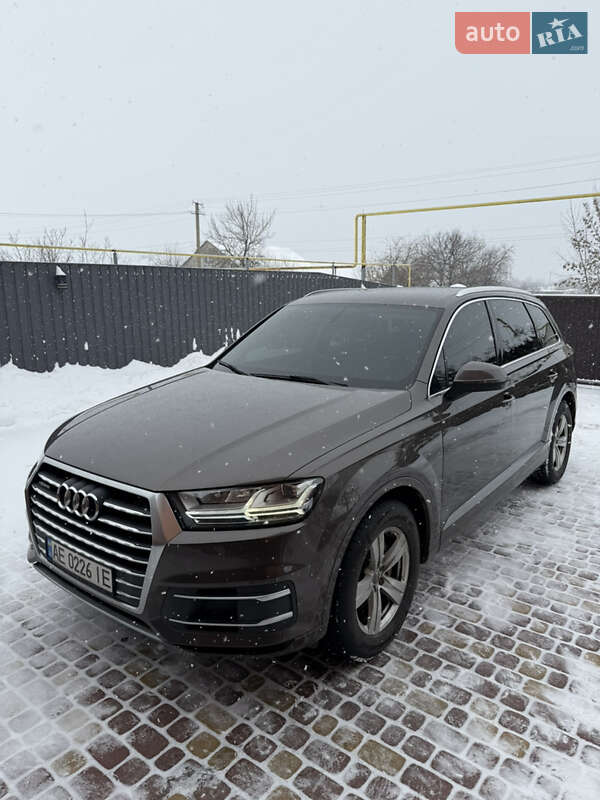 Внедорожник / Кроссовер Audi Q7 2017 в Павлограде