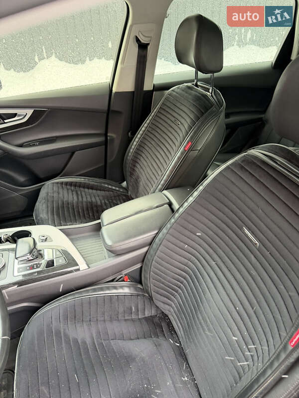 Внедорожник / Кроссовер Audi Q7 2017 в Павлограде