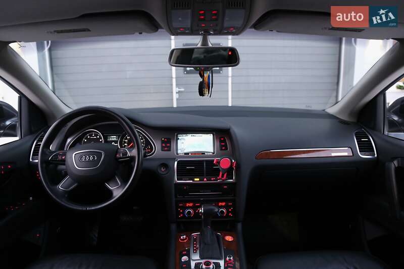 Внедорожник / Кроссовер Audi Q7 2015 в Киеве