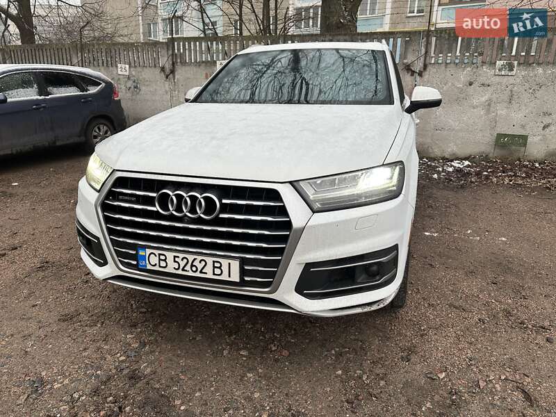 Внедорожник / Кроссовер Audi Q7 2017 в Чернигове