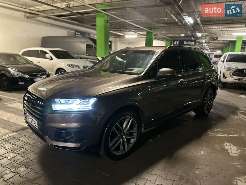 Внедорожник / Кроссовер Audi Q7 2017 в Киеве
