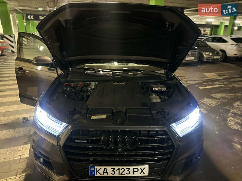 Внедорожник / Кроссовер Audi Q7 2017 в Киеве