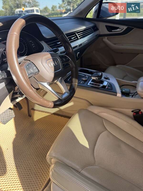 Внедорожник / Кроссовер Audi Q7 2016 в Киеве