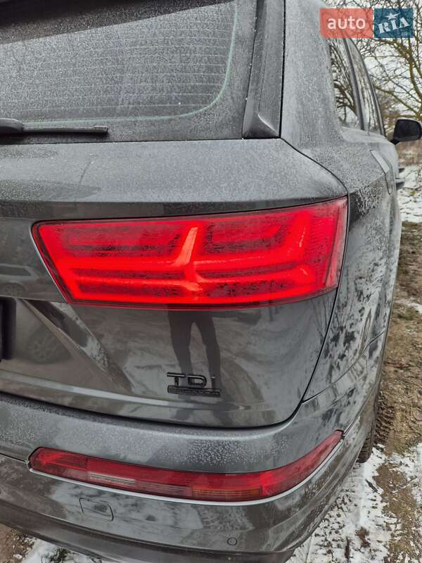 Внедорожник / Кроссовер Audi Q7 2016 в Дунаевцах