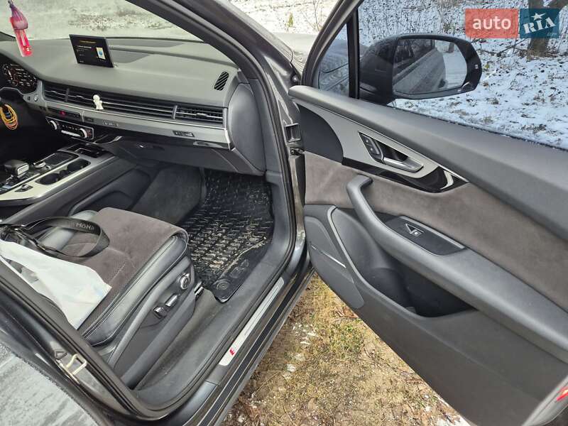 Внедорожник / Кроссовер Audi Q7 2016 в Дунаевцах