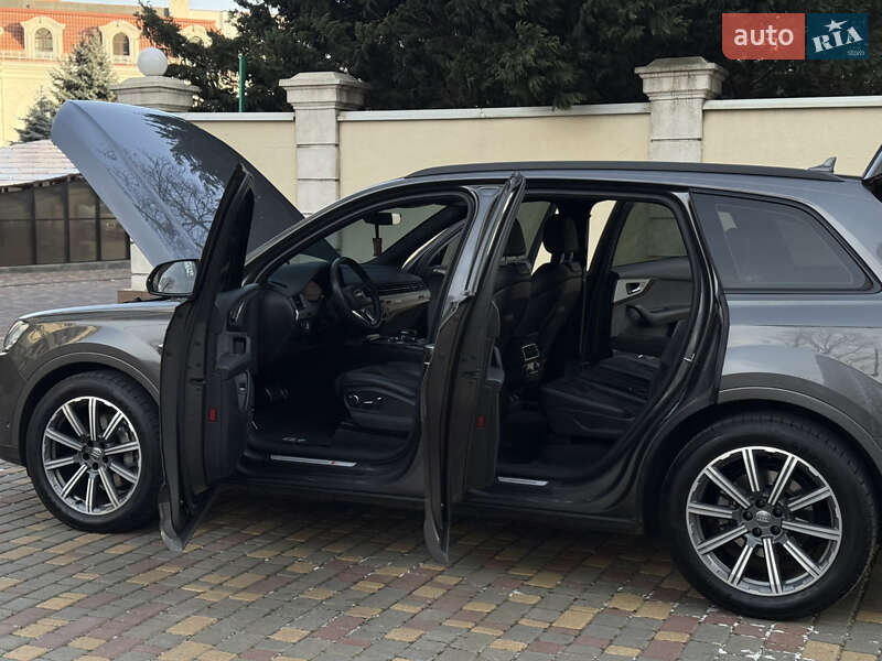 Внедорожник / Кроссовер Audi Q7 2019 в Одессе