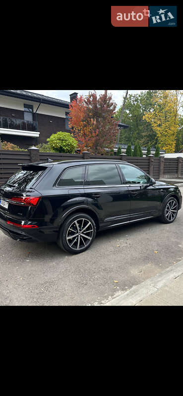 Внедорожник / Кроссовер Audi Q7 2020 в Киеве