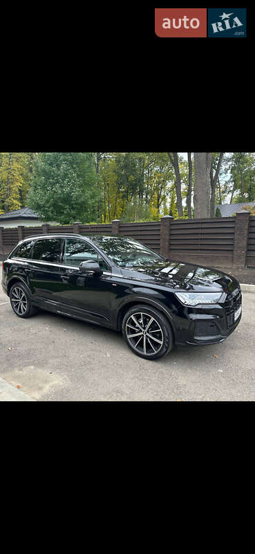 Внедорожник / Кроссовер Audi Q7 2020 в Киеве