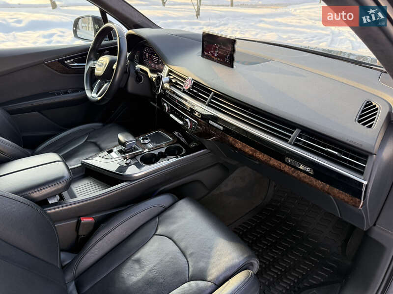 Внедорожник / Кроссовер Audi Q7 2018 в Чернигове